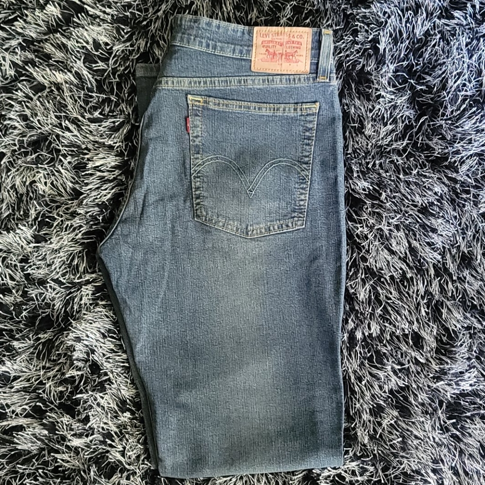 LEVIS JEANS 👖